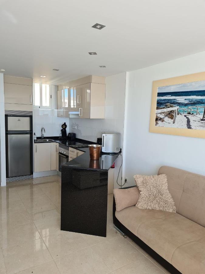 Room In Apartment - 1St Line Top Floor Apartment Carrer del Mar Eksteriør billede